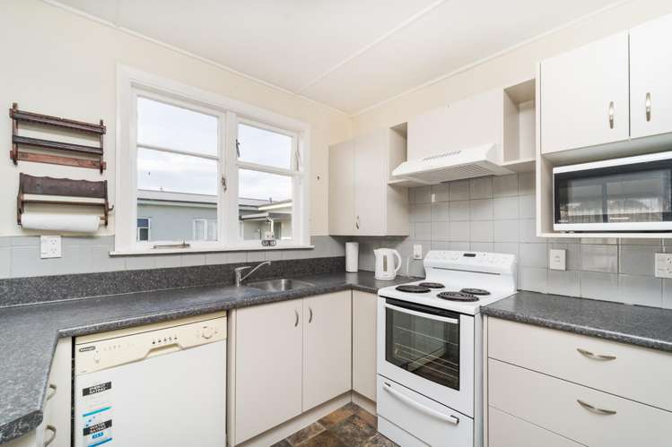 14 Vernon Avenue Takaro_3