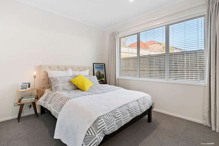 27 Couldrey Crescent Red Beach_11