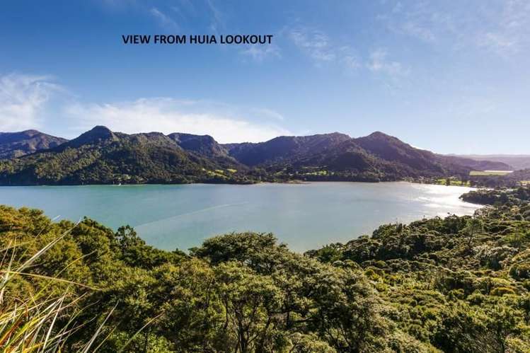 39 Foster Avenue Huia_15