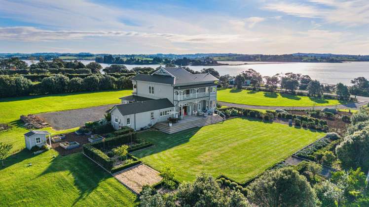 111 Wharf Road Clarks Beach_46