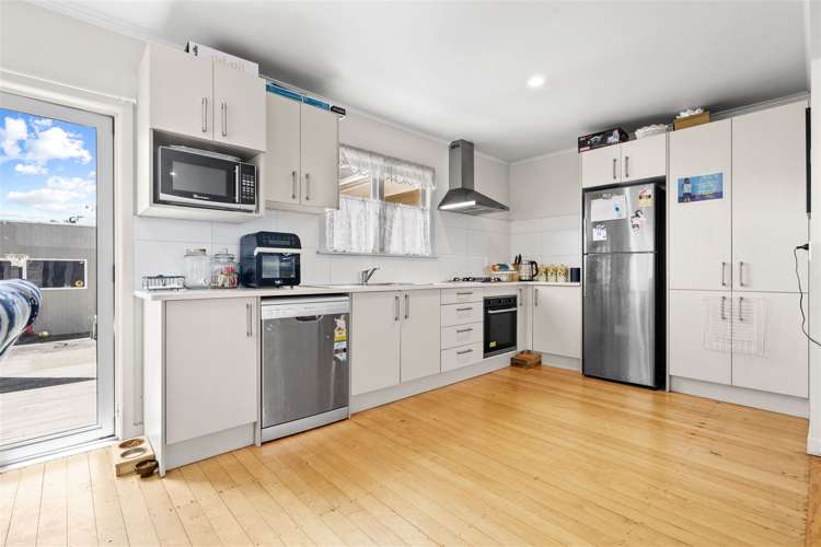 102 Beaumonts Way Manurewa_13