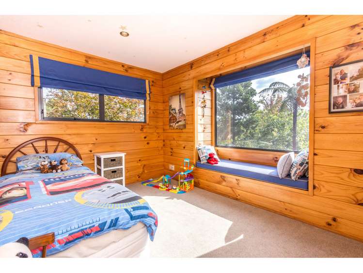 34 Derwent Crescent Titirangi_8