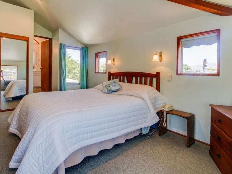 62 Kingston Street Albert Town_10