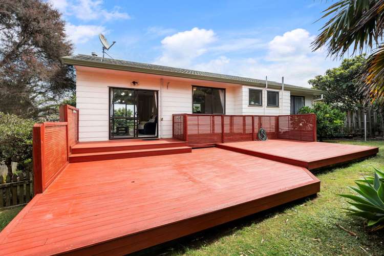 2/106 Bradbury Road Botany Downs_12