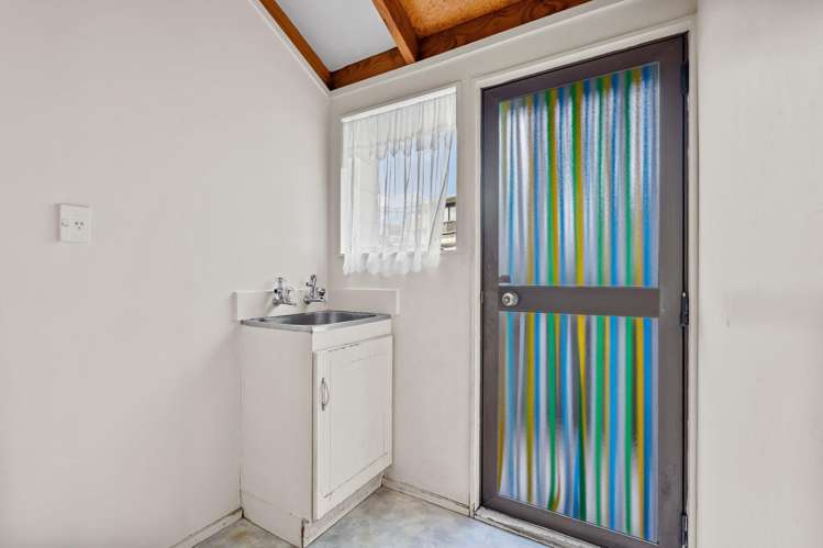 9A Logan Place Te Kamo_11