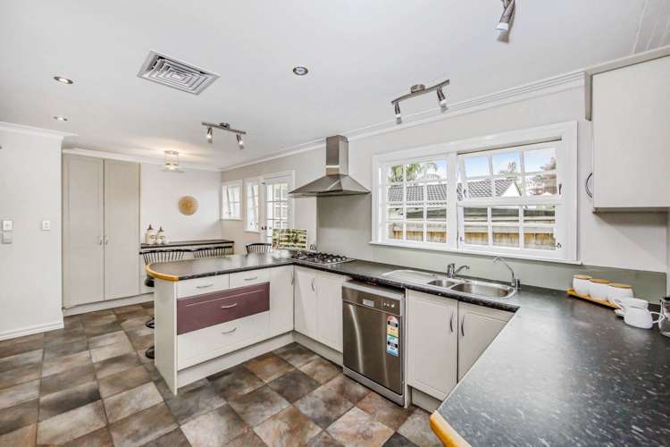 12 Puawai Place Northcote_16