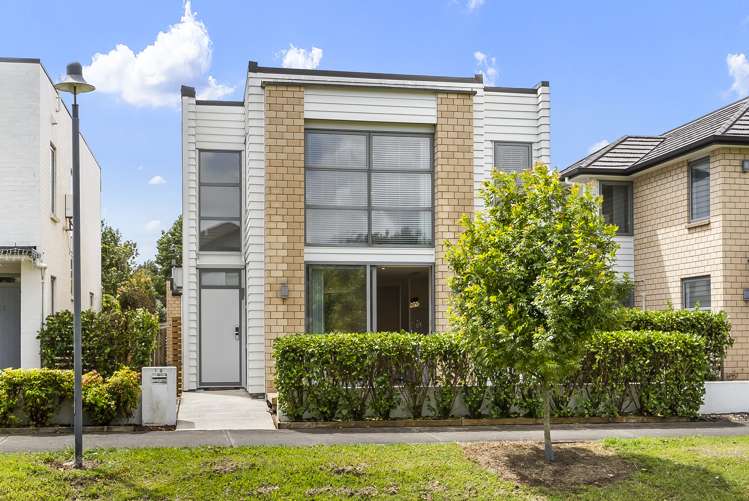 19 Phar Lap Crescent_0