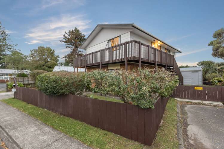 8 Glen Close Glen Eden_16