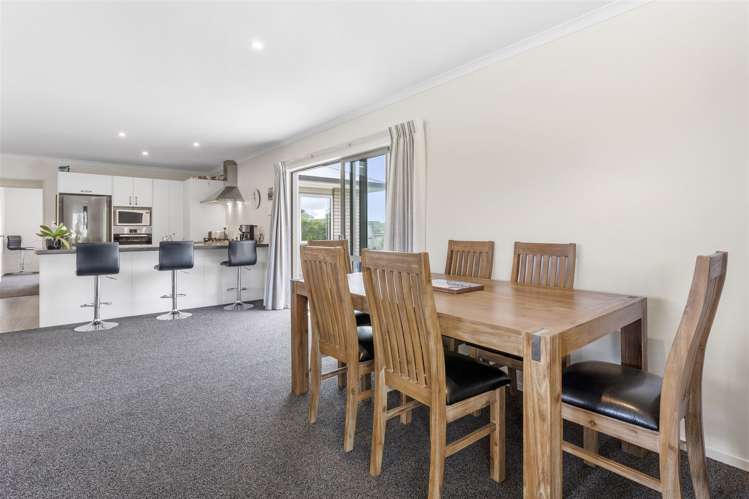 13 Reel Road Athenree_5