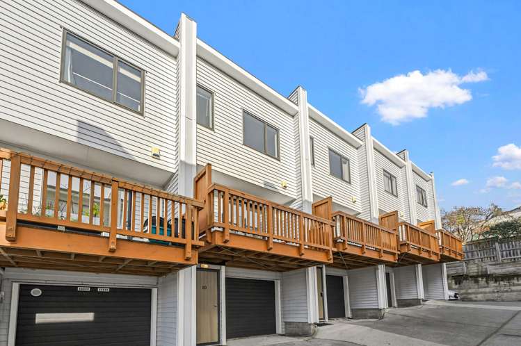 10/11 Gordon Place Newtown_21