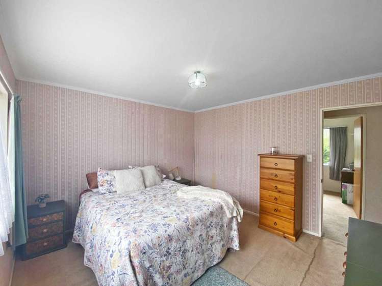 7 Norfolk Drive 1235_12