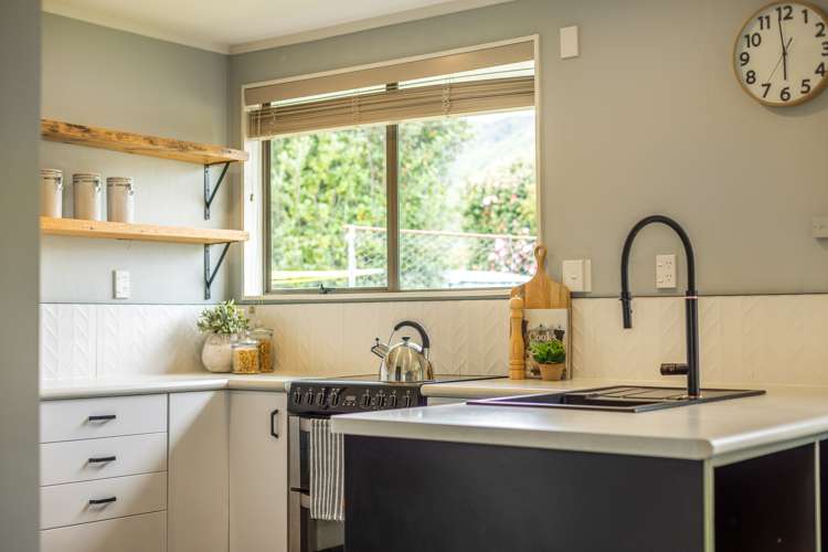 10 Graham Grove Waikanae_6