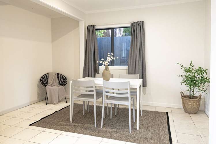 338 Glengarry Road Glen Eden_9