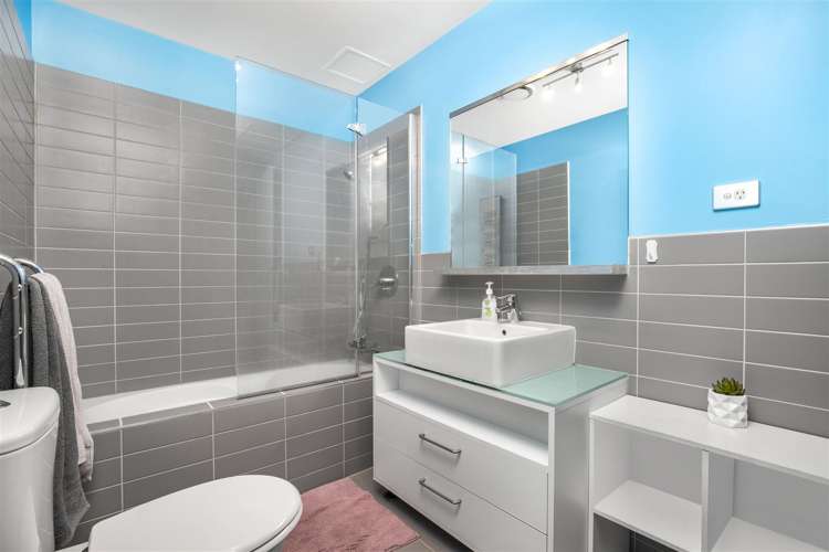 1506/18 Beach Road Auckland Central_12