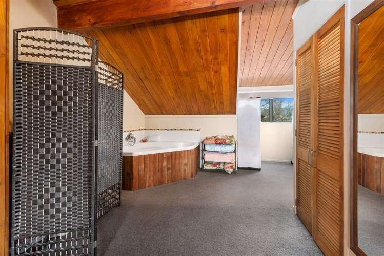 230 Ranolf Street Glenholme_11