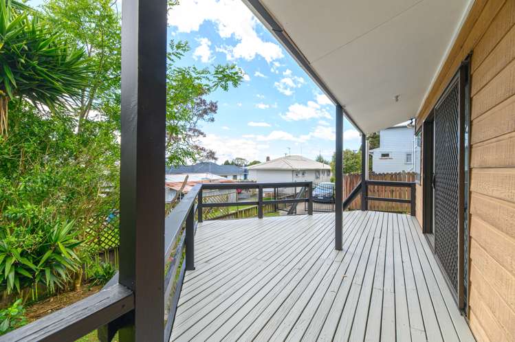 1/12 Netherlands Avenue Kelston_11