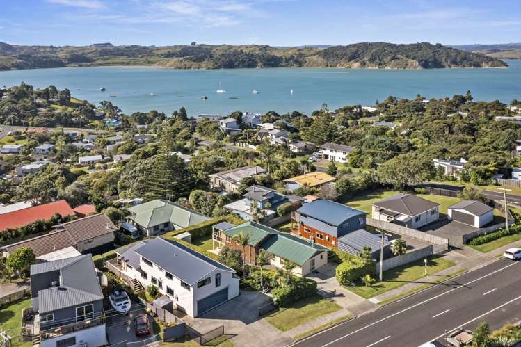 33 Manukau Road Raglan_35