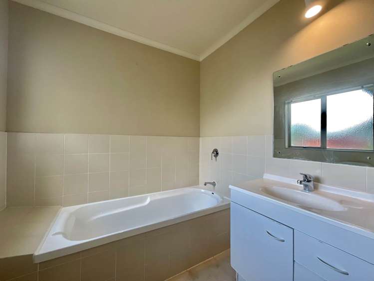 27 Cyclamen Road Mangere Bridge_9