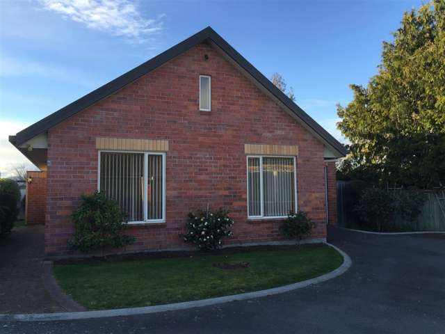 2-Bedroom Townhouse in Redwoodtown