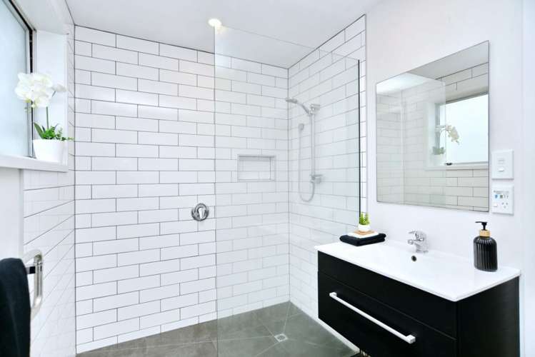 79 Maces Road Bromley_15