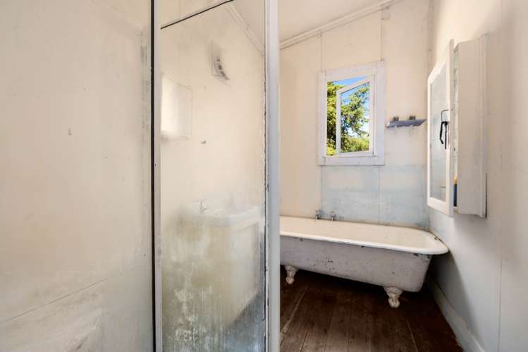 27 Tongaporutu Road Ohura_13