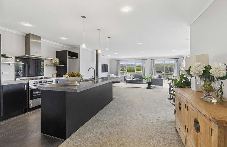 29 Paparoa Crescent Aotea_2