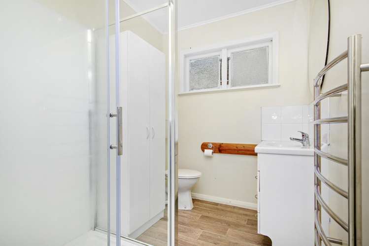 63 Sunny Grove Wainuiomata_9