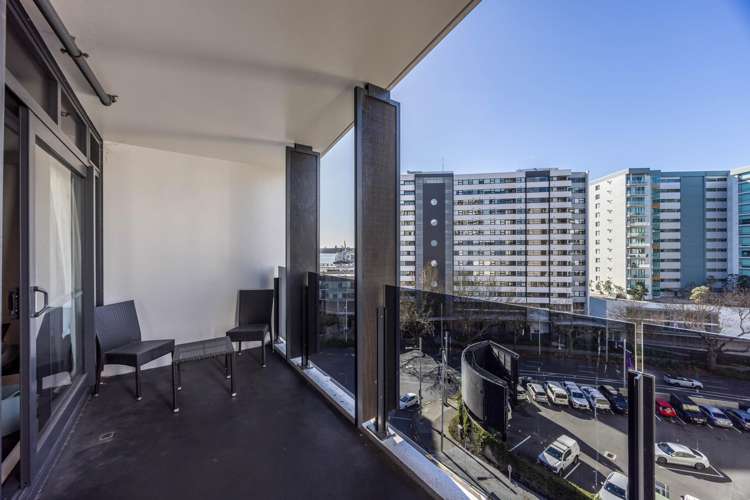 702/19 Anzac Avenue_1