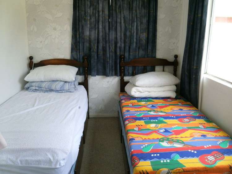 7 Kowhai Street Kaka Point_8