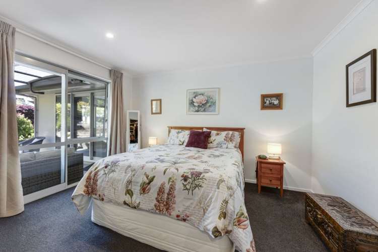 77 Washbourn Drive Richmond_10