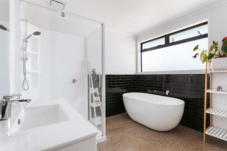 2 Kotare Drive Coastlands_13