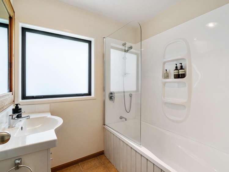 8 Pine Ridge Lane Aongatete_20