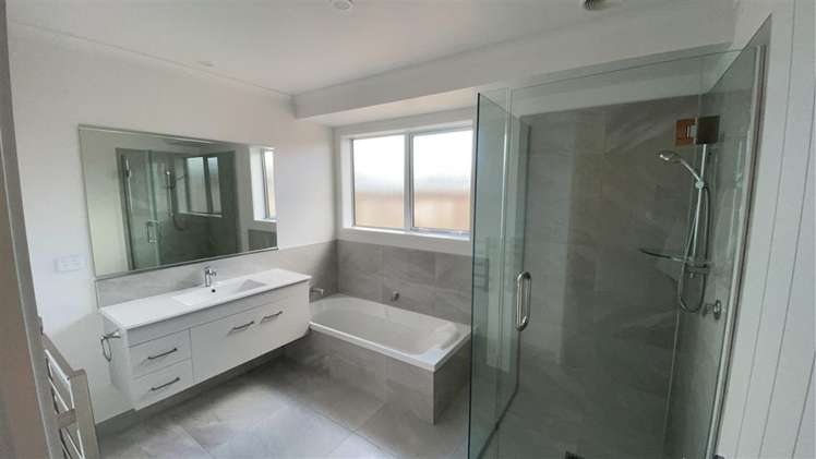 13 Kaurinui Crescent One Tree Point_12