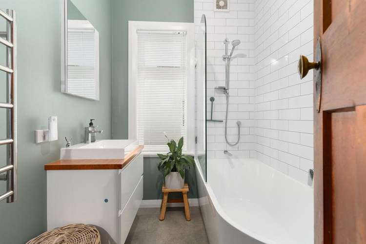 19 Clifton Avenue Carterton_16