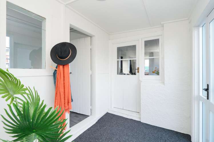 327 North Road Waikiwi_19