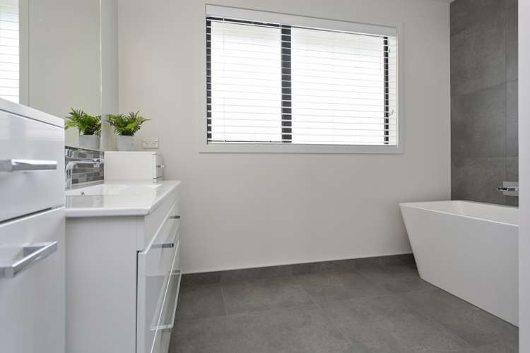 49 Alan Livingston Drive Cambridge_17