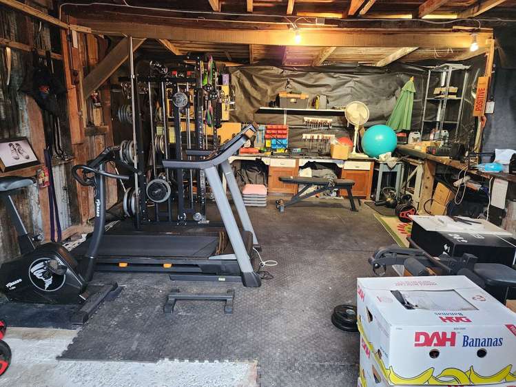 10 Paraekaretu Street Hunterville_14