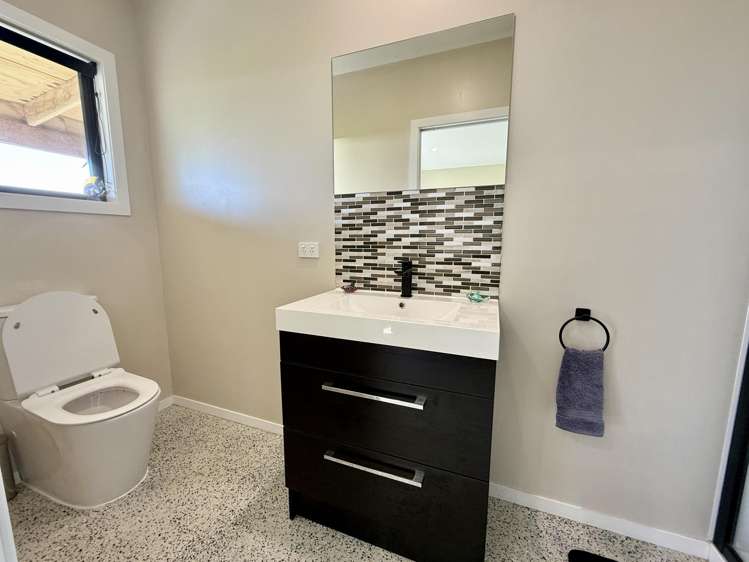 9 Surrey Street Orepuki_35