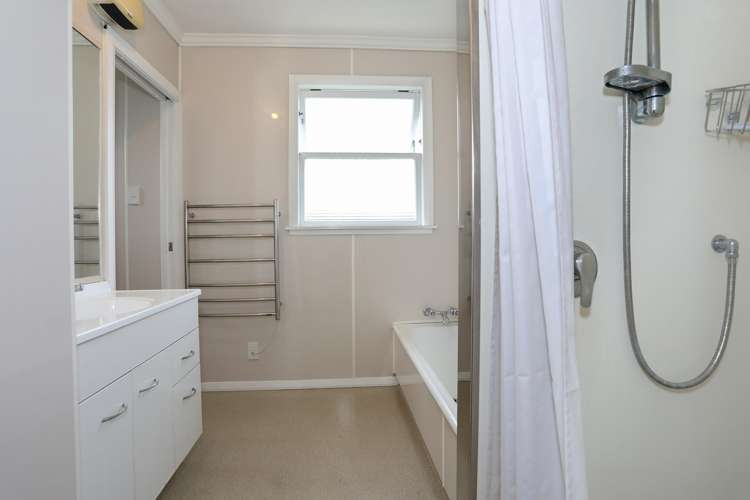 8 Nairn Crescent Awapuni_13