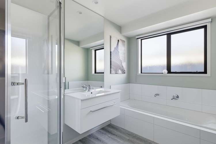 132 Puhirake Crescent Pyes Pa_15