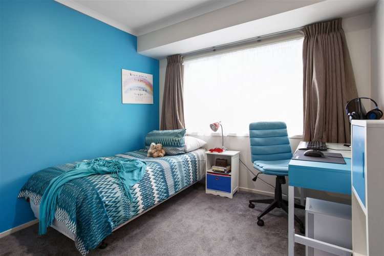 62 Intrepid Crescent Beachlands_14