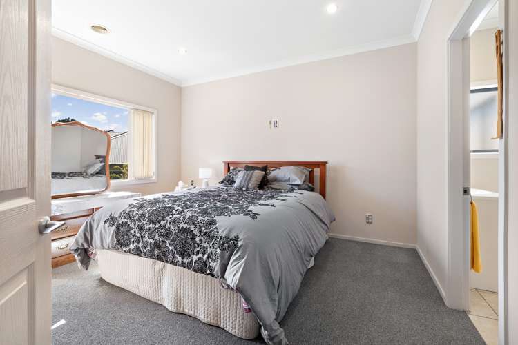 33 Te Puia Drive Aotea_8