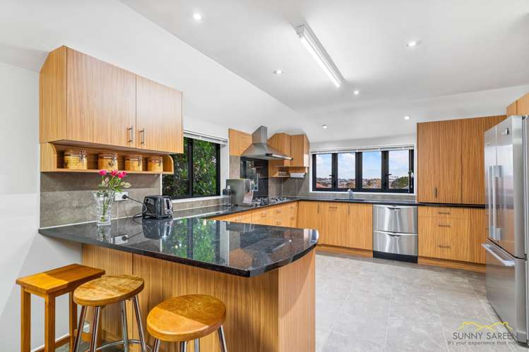 1/325 Mount Albert Road_5