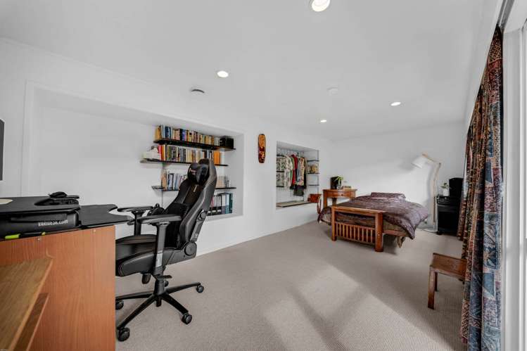 1/11 De Val Drive Titirangi_11