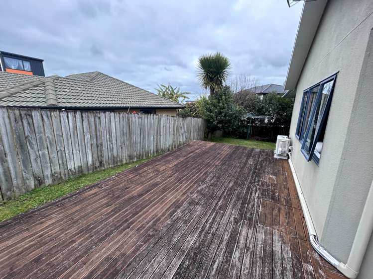 2/250 Wairau Road Glenfield_1