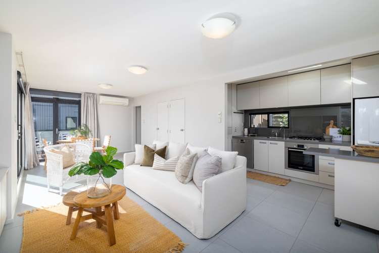 13 Reserve Terrace Lyttelton_4