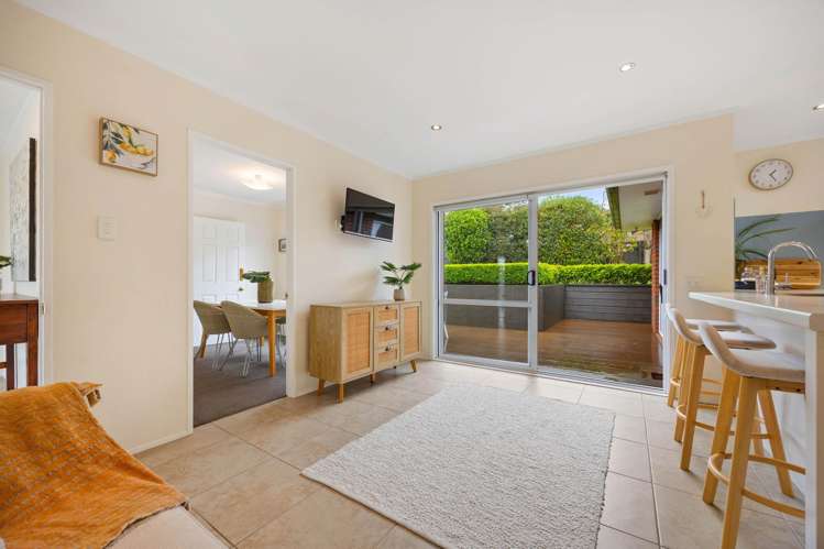 6 Camira Place Botany Downs_6