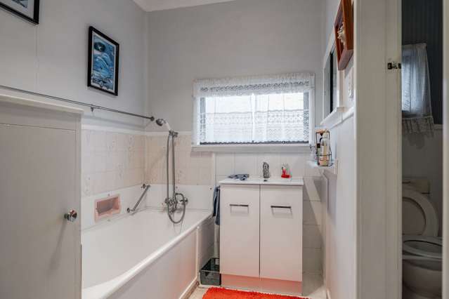 44 Albert Street Pahiatua_4