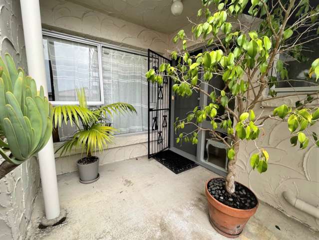 1/38 Cheltenham Road Devonport_1