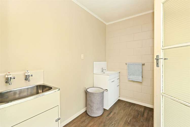 2/65 Middle Road Havelock North_7